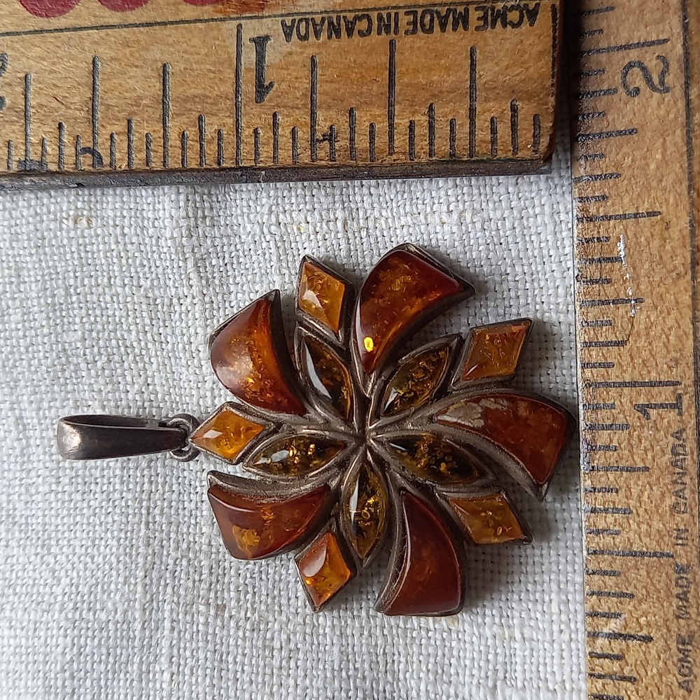 Sterling Silver Amber Flower Pendant